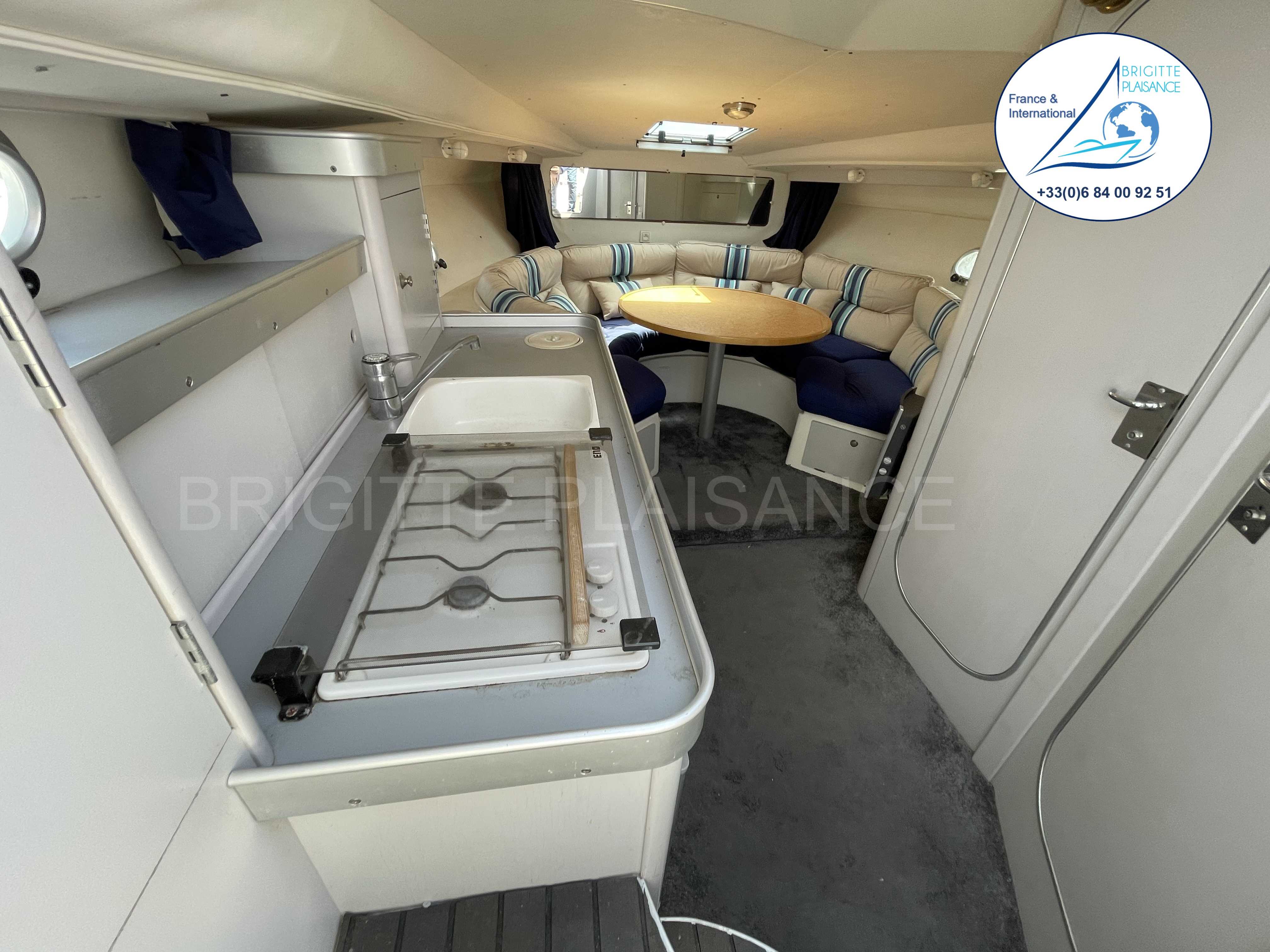 slider 3 Beneteau Flyer 8